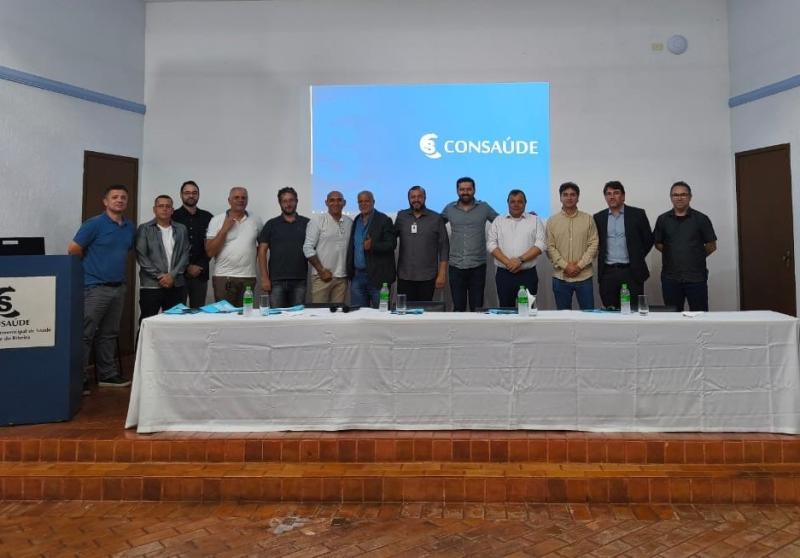 CONSAÚDE anuncia revisão geral anual e aumento de 43% no auxílio-alimentação durante Assembleia de Prefeitos